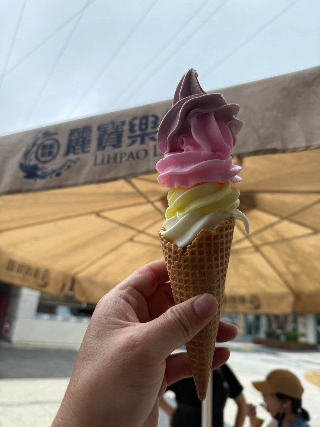 單日短期出租霜淇淋機 霜淇淋租借費用 台北 台中 高雄台南 新北 基隆 南港 中壢 桃園新竹 苗栗 南投 彰化 雲林 嘉義餐車造型花車出租
