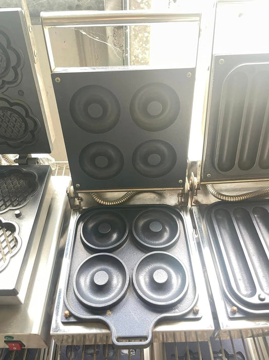單日短期出租霜淇淋機 霜淇淋租借費用 台北 台中 高雄台南 新北 基隆 南港 中壢 桃園新竹 苗栗 南投 彰化 雲林 嘉義餐車造型花車出租