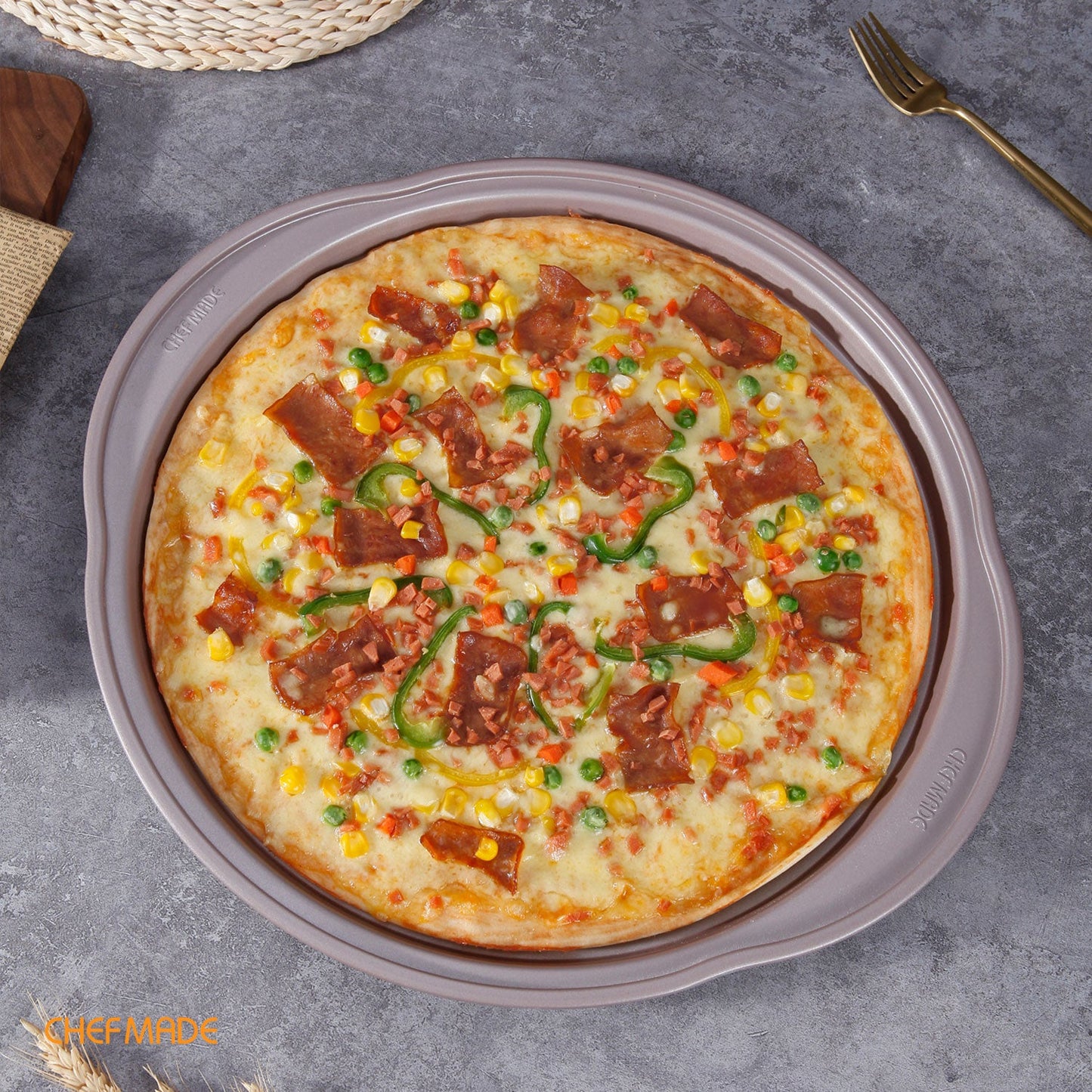 Chefmade學廚WK9847香檳金14吋打孔披薩烤盤蛋糕烤盤14" Pizza Pan with Holes