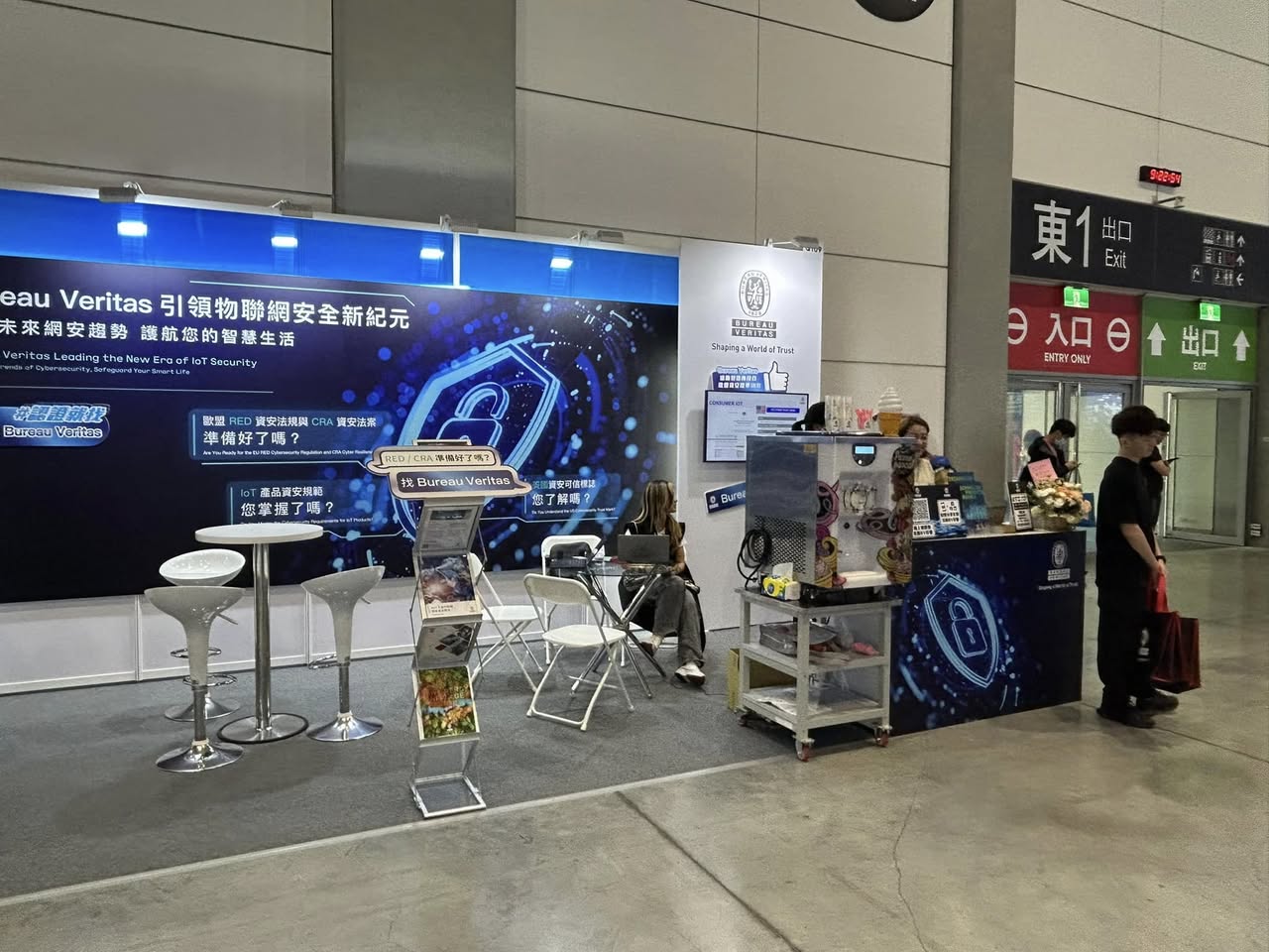 單日短期出租霜淇淋機 霜淇淋租借費用 台北 台中 高雄台南 新北 基隆 南港 中壢 桃園新竹 苗栗 南投 彰化 雲林 嘉義餐車造型花車出租