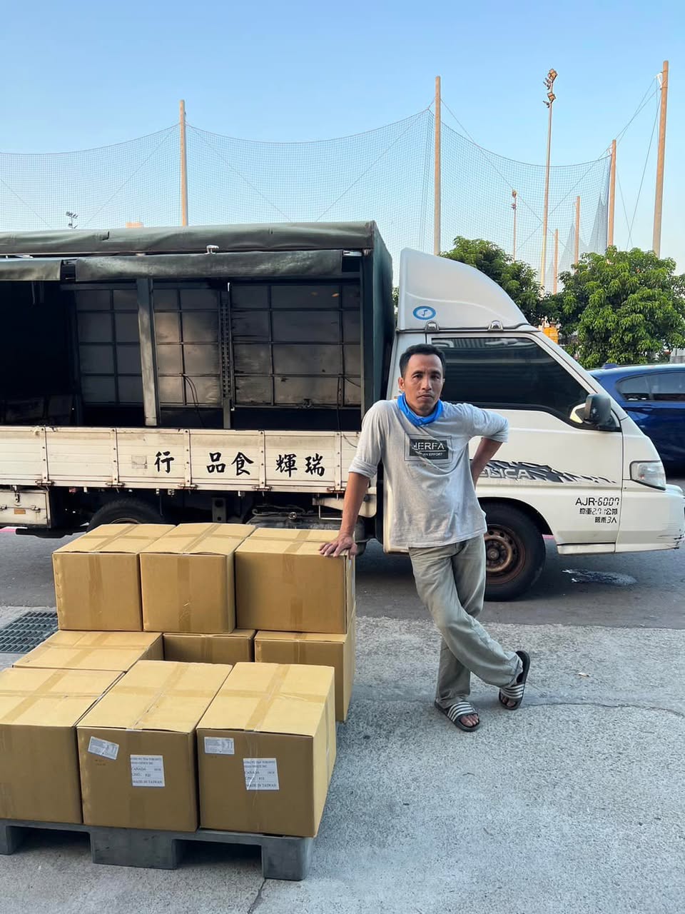 單日短期出租霜淇淋機 霜淇淋租借費用 台北 台中 高雄台南 新北 基隆 南港 中壢 桃園新竹 苗栗 南投 彰化 雲林 嘉義餐車造型花車出租