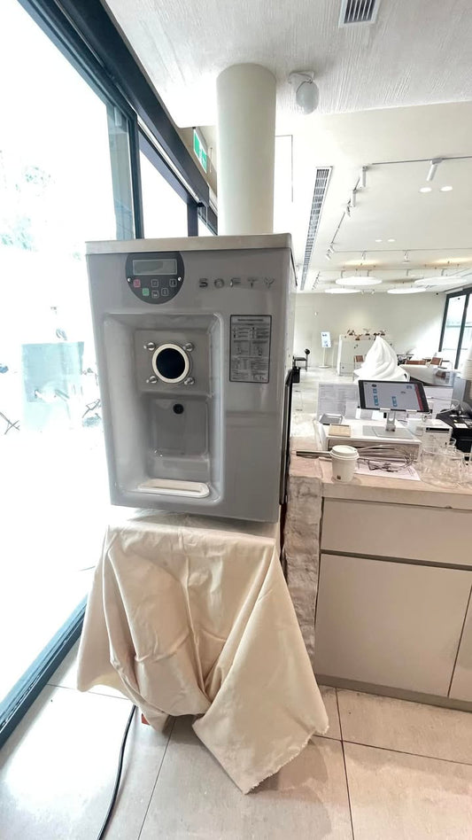 單日短期出租霜淇淋機 霜淇淋租借費用 台北 台中 高雄台南 新北 基隆 南港 中壢 桃園新竹 苗栗 南投 彰化 雲林 嘉義餐車造型花車出租