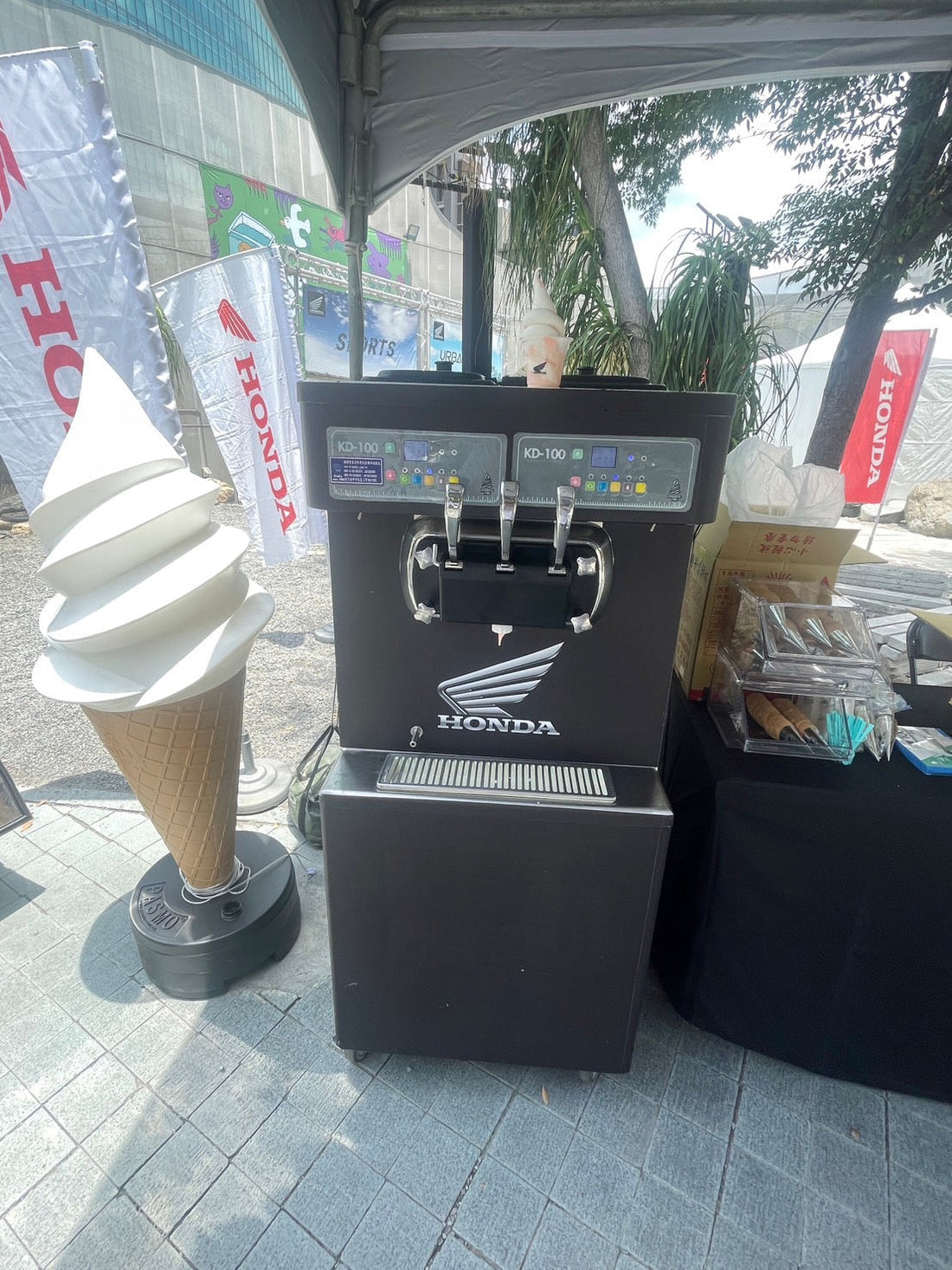 瑞輝霜淇淋機租借租賃 루이후이 소프트 아이스크림 기계 대여 Ruihui Soft Serve Ice Cream Machine Rental