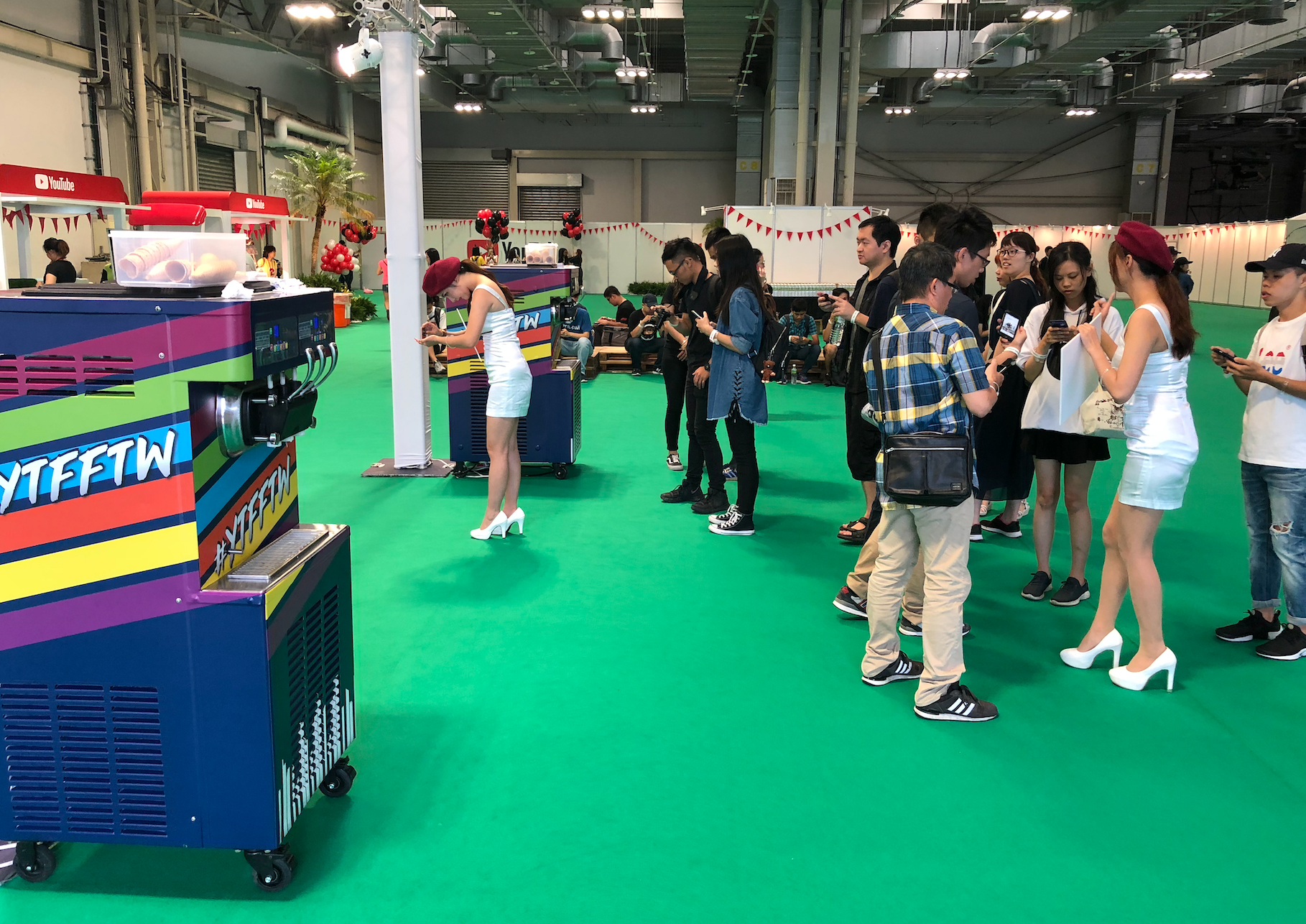 【商用電力220v  SOFTY 落地三孔霜淇淋機租借 】