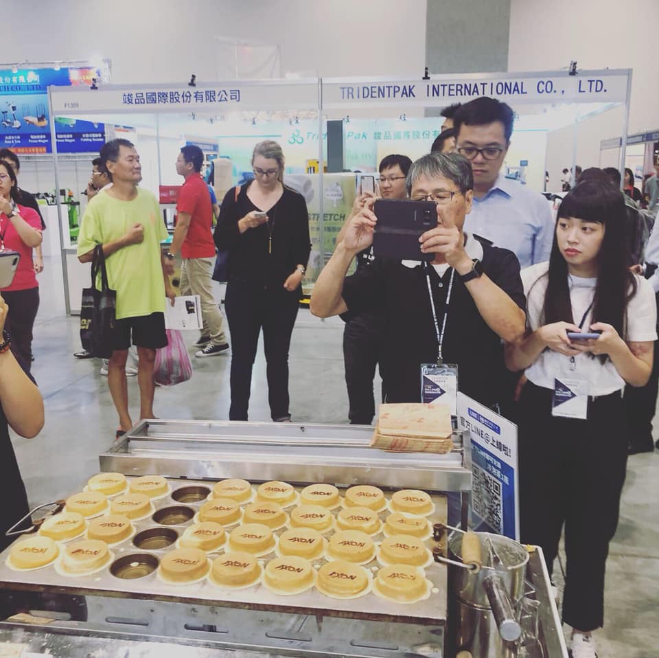 【 商用電力紅豆餅機租借 】