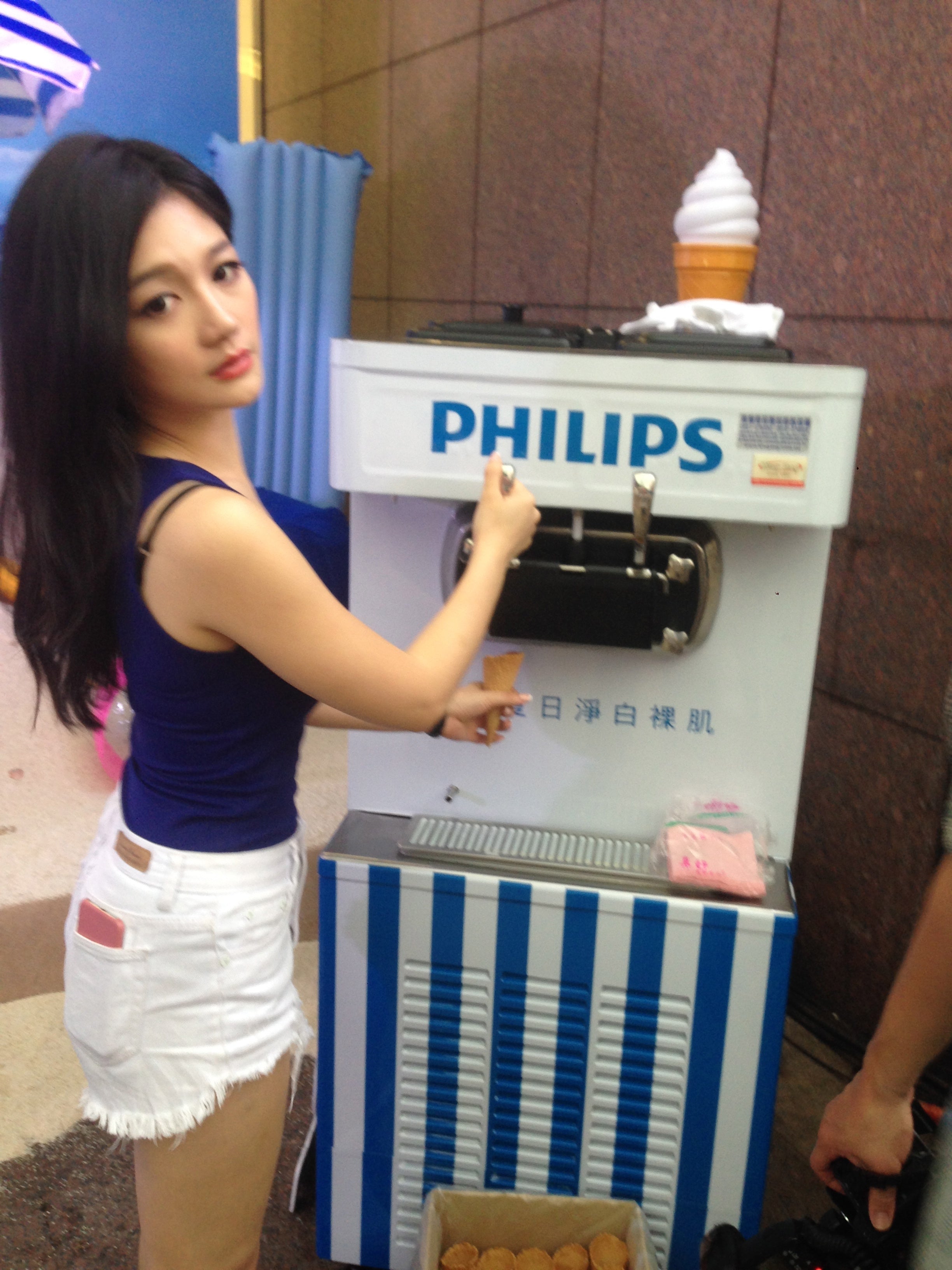 【專業出租】【霜淇淋機】SOFTY三孔落地式霜淇淋機租借出租租貸。瑞輝食品原料餐飲設備