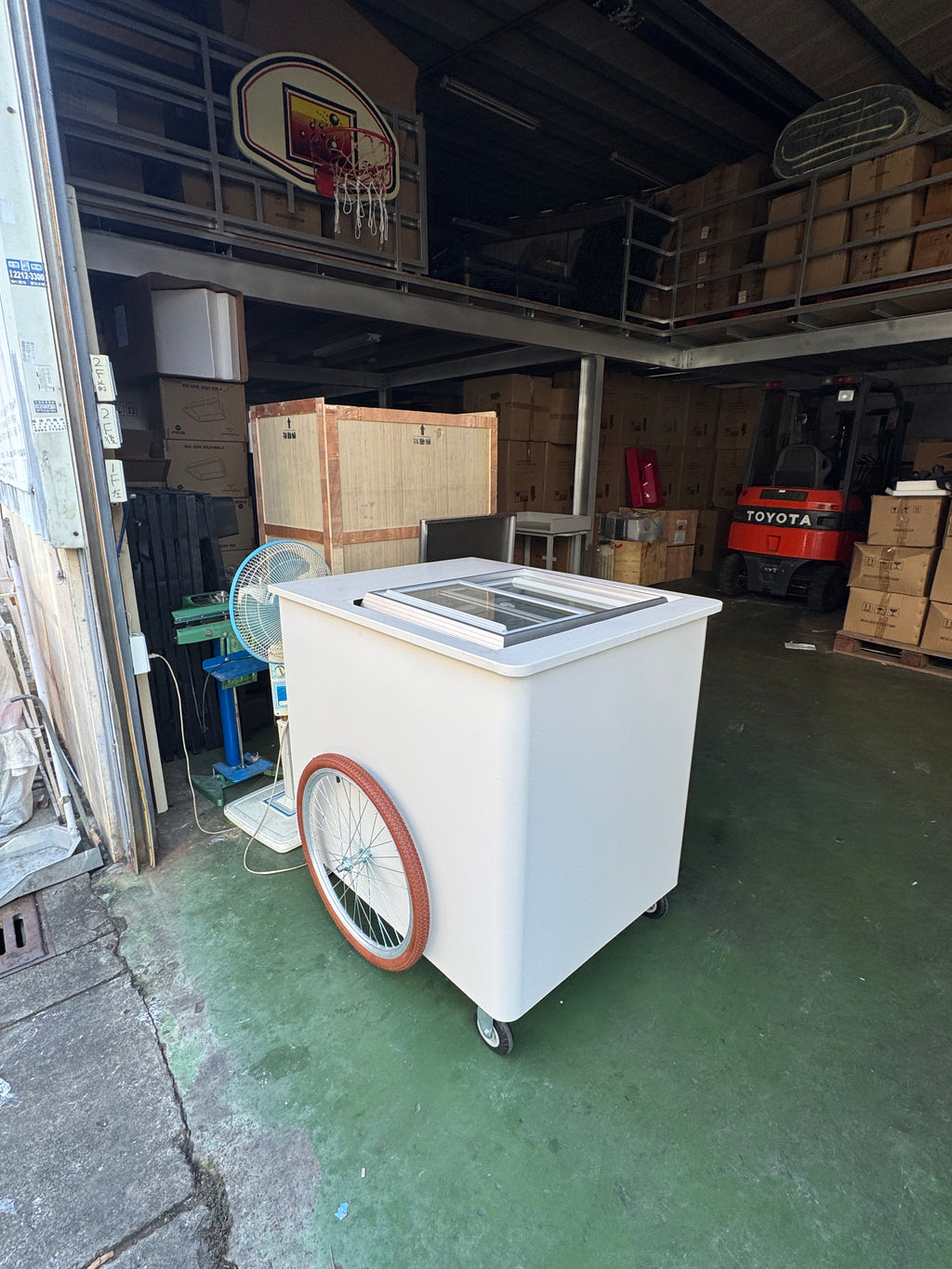 【專業出租】出租租借造型車台、花車、餐車攤車、偶像後援、行動攤車、文創擺攤、飲料攤、文創小物攤、品牌形象租借、廣告輸出、企業形象、行銷宣傳…等服務
