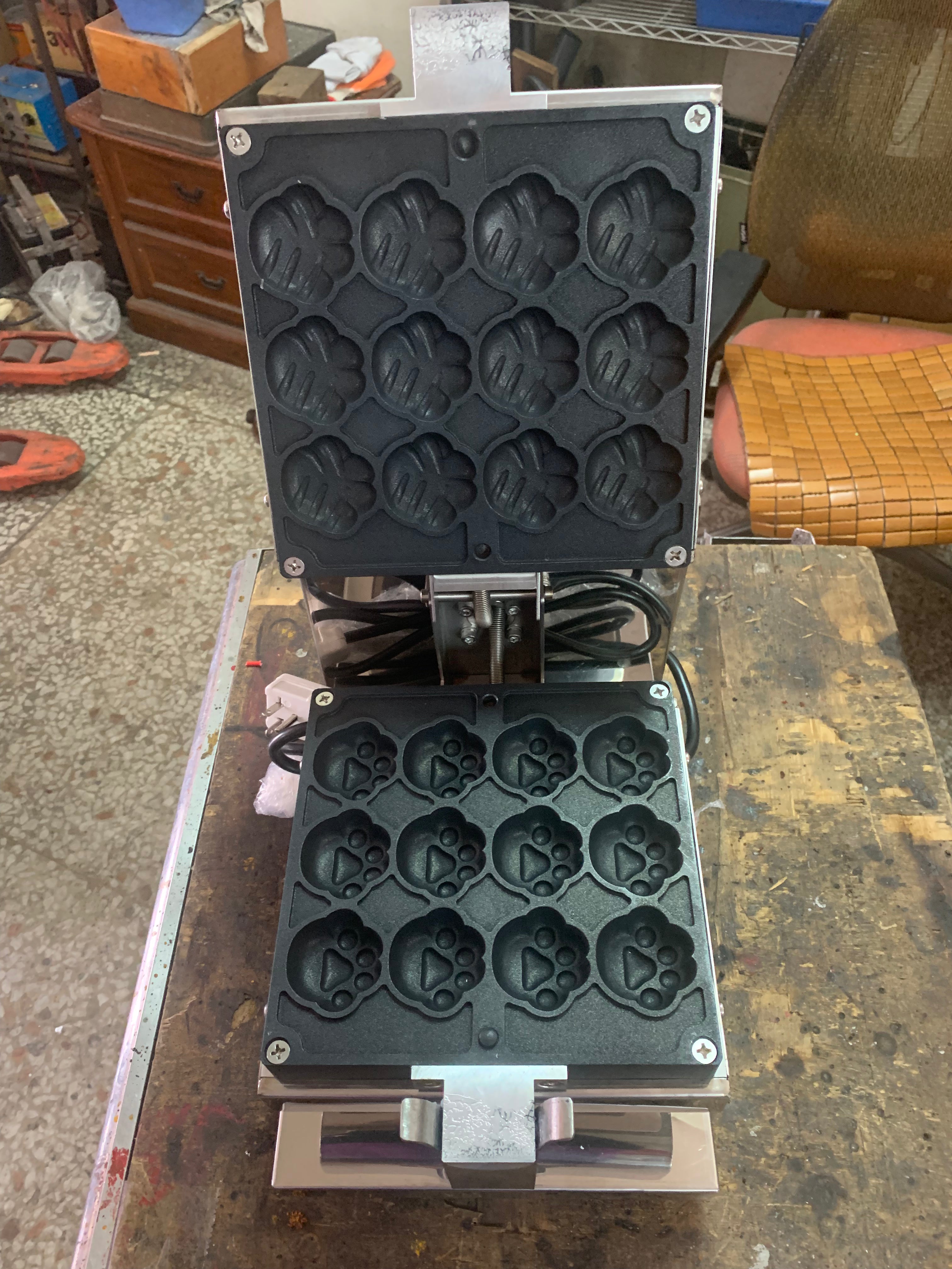(貓爪貓掌雞蛋糕)KD1102g電力式商用雞蛋糕爐營業用翻轉雞蛋糕機台北台中高雄客製化雞蛋糕模翻烤盤