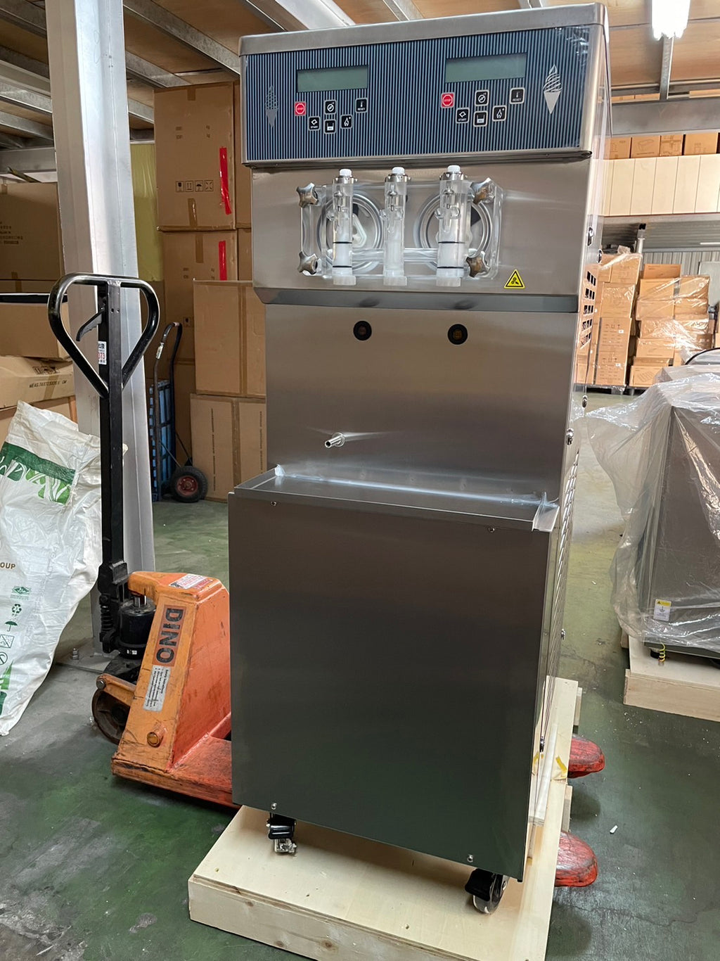 SOFTY  KD500s落地三孔霜淇淋機 pasmo