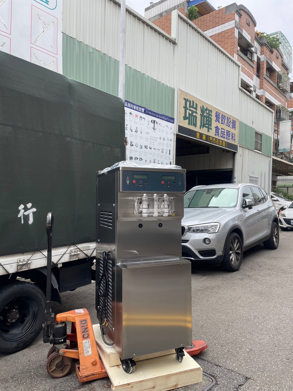 SOFTY  KD500s落地三孔霜淇淋機 pasmo