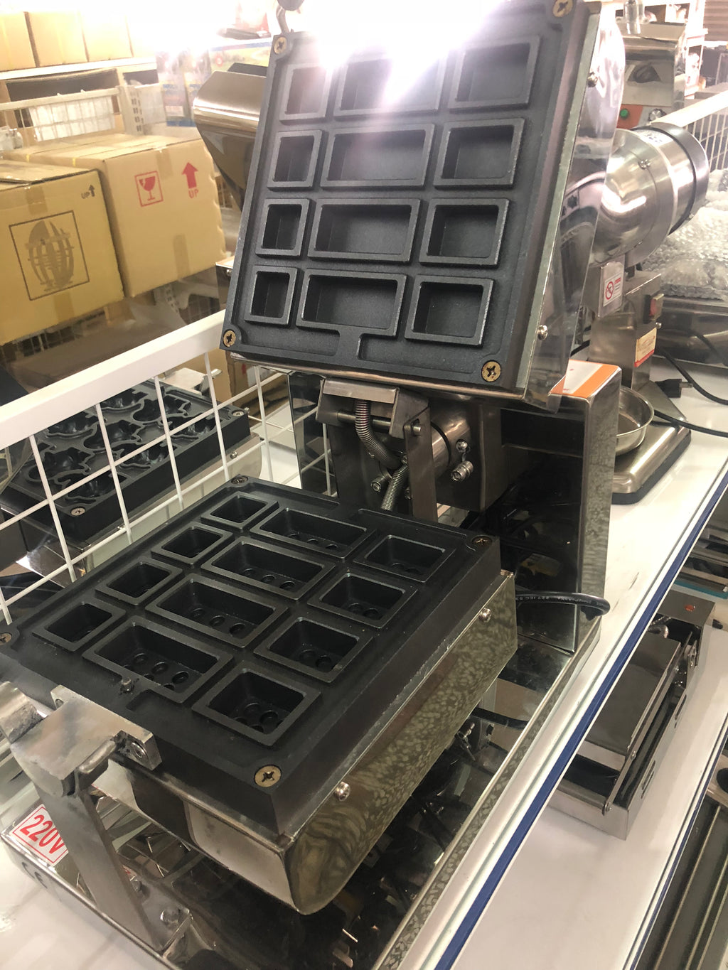 (客制化雞蛋糕)KD1102g電力式商用雞蛋糕爐營業用翻轉雞蛋糕機台北台中高雄訂製烤模客製化雞蛋糕模翻烤盤