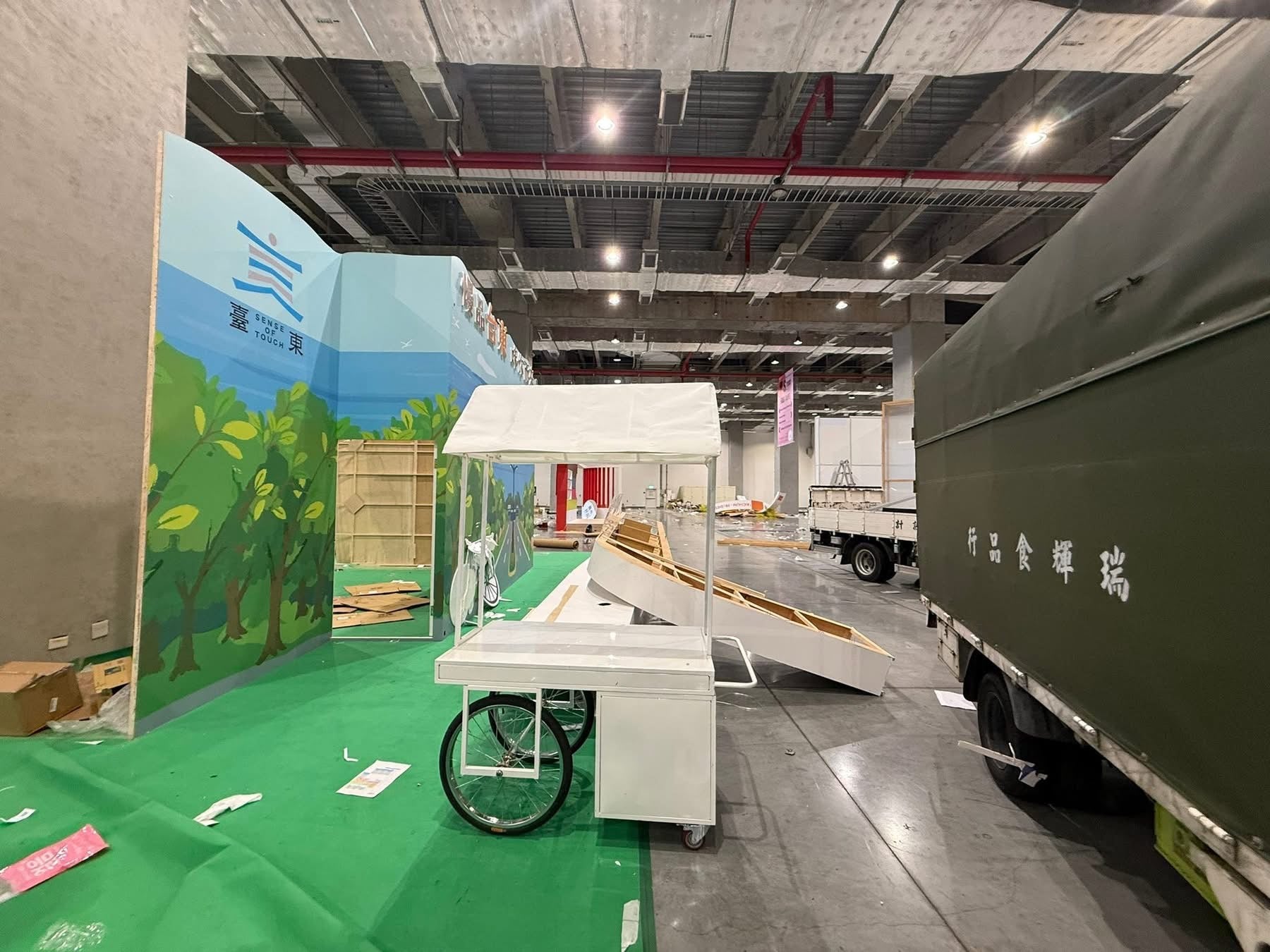 【專業出租】【出租移動餐車 造型台車 冰淇淋攤車 車台出租租借】霜淇淋機出租台北 台中 高雄 家用專業攪拌機士邦8公升攪拌機小林gm12攪拌機全不銹鋼配件客製化輸出貼膜 全車貼膜施工 提高企業型象單日出租