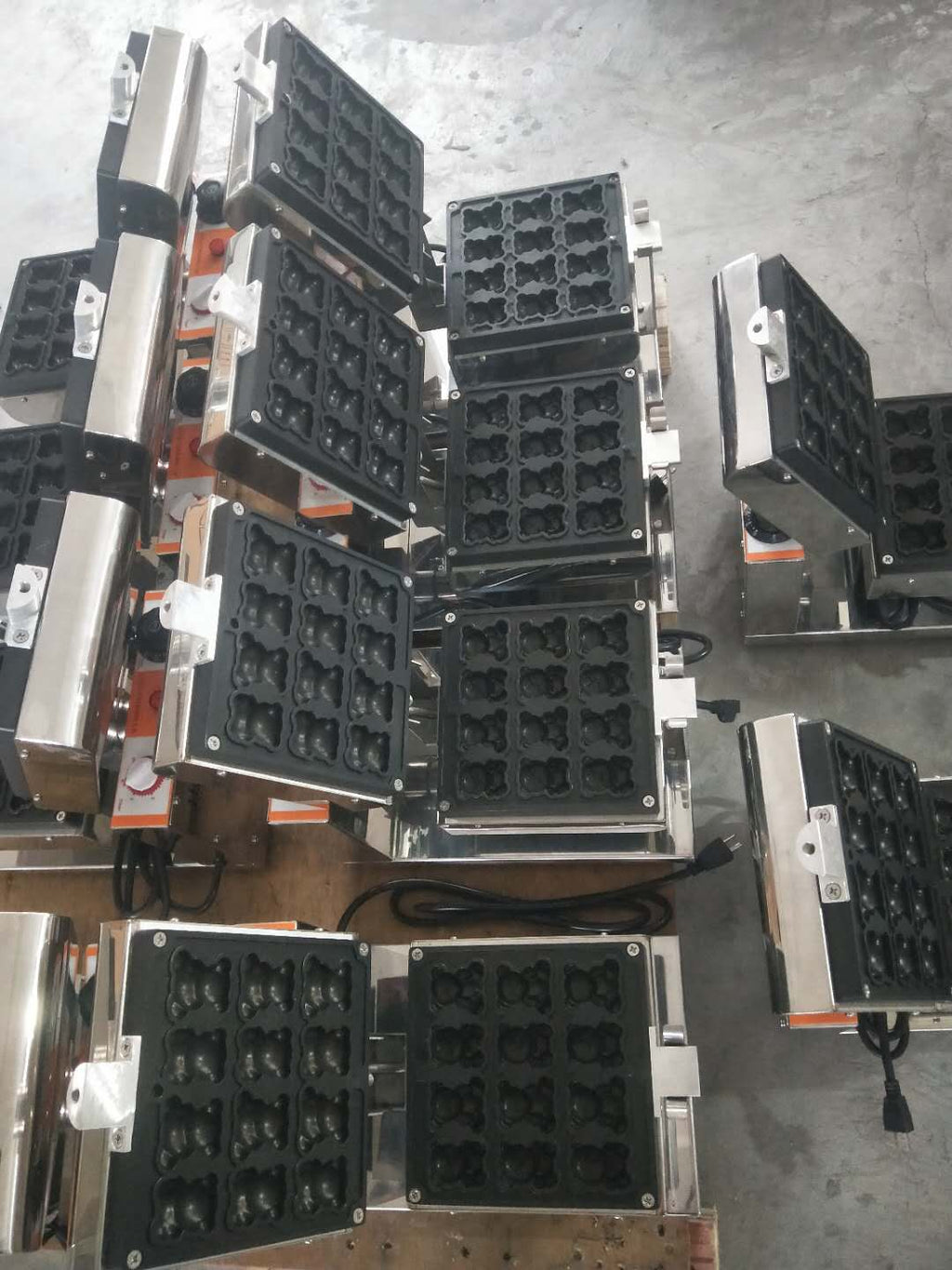 【商用電力翻轉"小熊"造型雞蛋糕機租借】