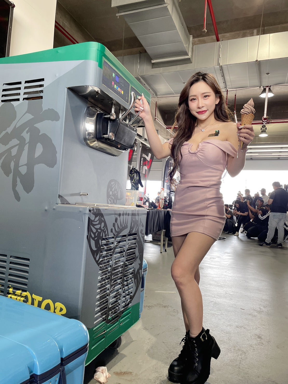 【商用電力220v  SOFTY 落地三孔霜淇淋機租借 】