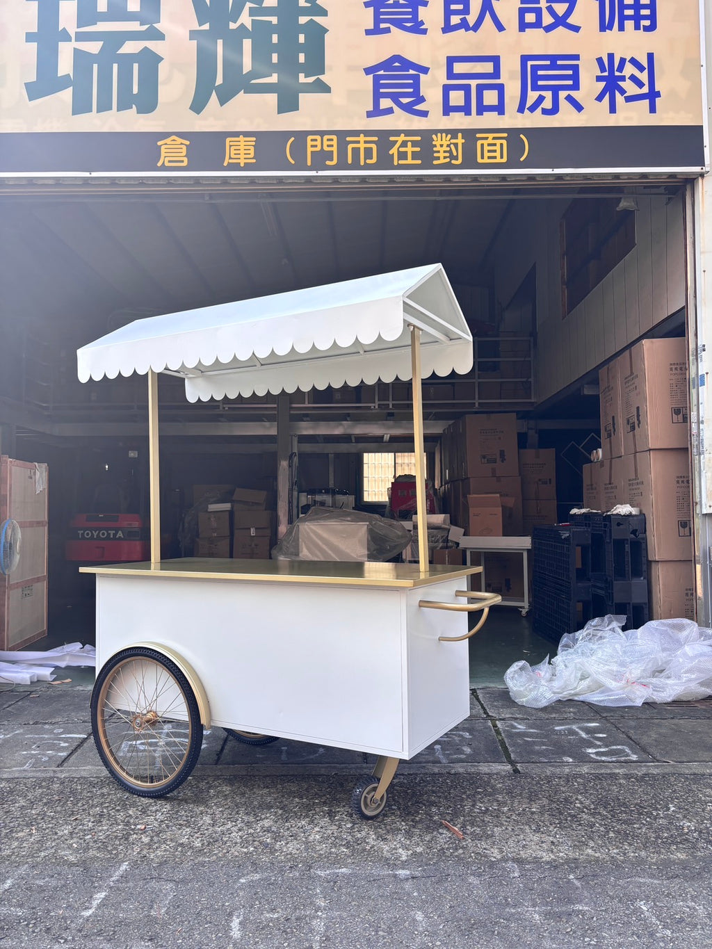 【專業出租】【租借餐車 造型台車攤車 車台出租租借】台中市烘焙 爆米花原料 冰沙機出租價格  紅豆餅 鯛魚燒粉 原料批發 客製化輸出貼膜 全車貼膜施工 提高企業型象單日出租