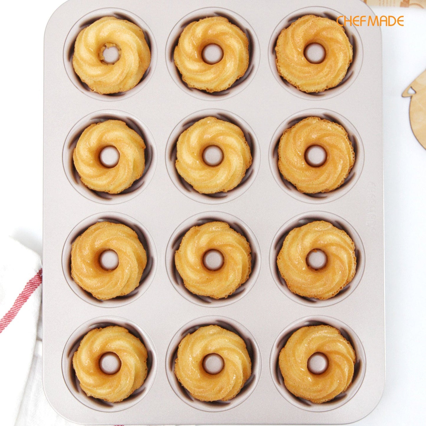 Chefmade學廚WK9928金色12連旋風甜甜圈蛋糕模Cyclone Doughnut Cake Pan 12 Well